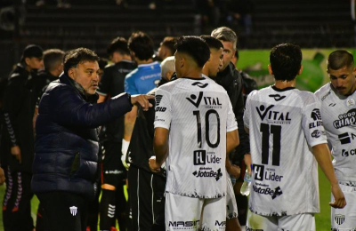 For Ever, con la cabeza puesta en el cruce ante Defensores de Belgrano