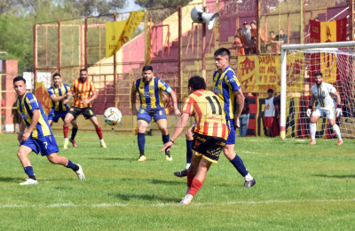 Sarmiento completó la fase con una derrota