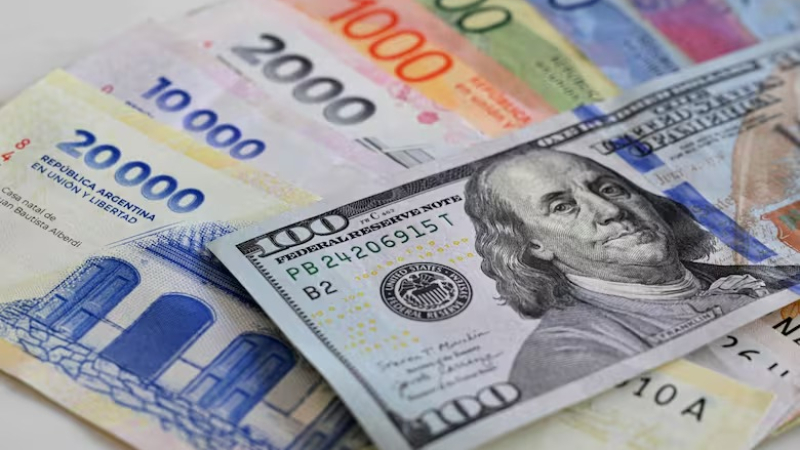 Tras una nueva suba, el dólar alcanzó el techo de la banda de flotación