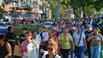 La comunidad universitaria se moviliza en defensa de una mejora en el presupuesto educativo
