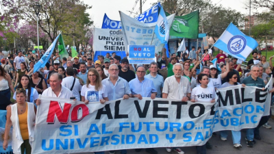 Universitarios pidieron mejoras en el financiamiento educativo y rechazaron las políticas de ajuste de Milei
