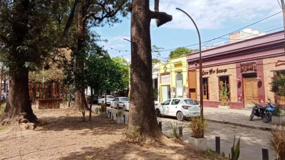 Otra polémica con gastronómicos: el Municipio exige liberar un parterre