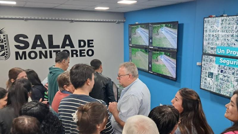 Castelli inauguró moderno Centro de Monitoreo con 30 cámaras
