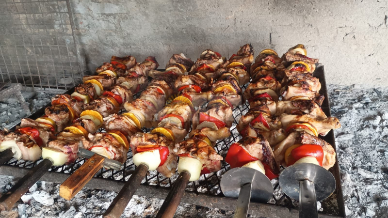 Galetos y pastelitos, la propuesta del Centro de Residentes Breñenses para este domingo