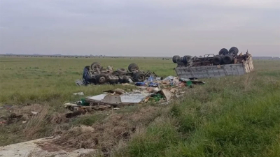 Un camión colisionó contra una camioneta y el conductor murió tras el impacto