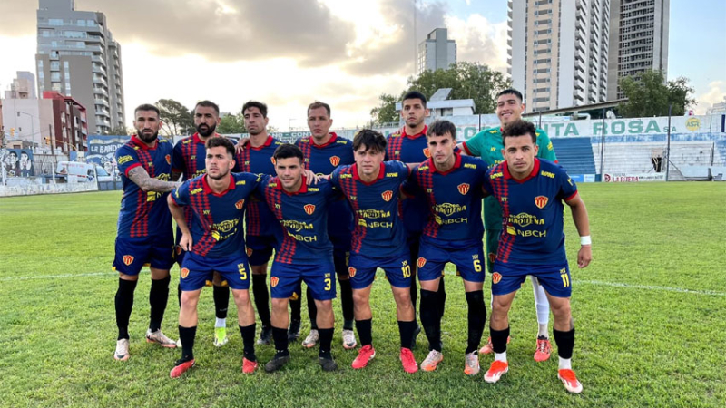 Sarmiento quedó eliminado tras sufrir una goleada en Río Cuarto