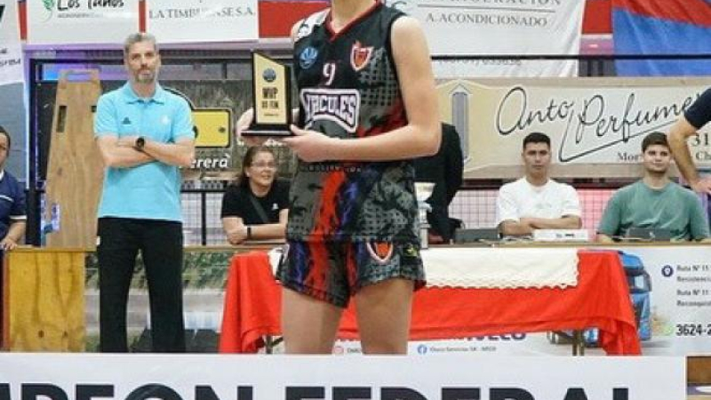 Victoria Carrocino, descollante en la consagración de Hércules de Charata