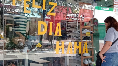 Moderado movimiento en el centro en la previa del Día de la Madre