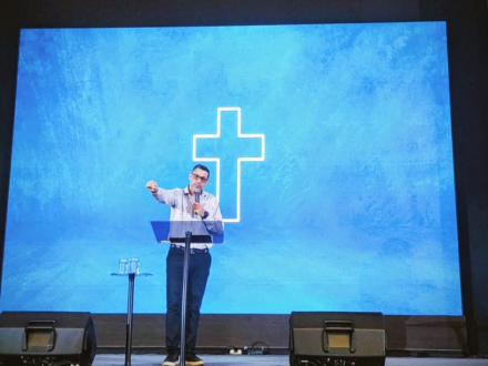 pastor dario.jpeg