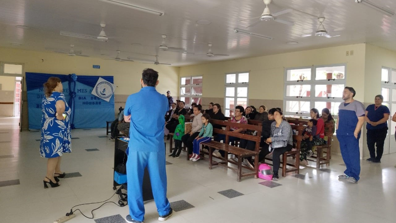 Charla informativa en el centro de salud El Pucú