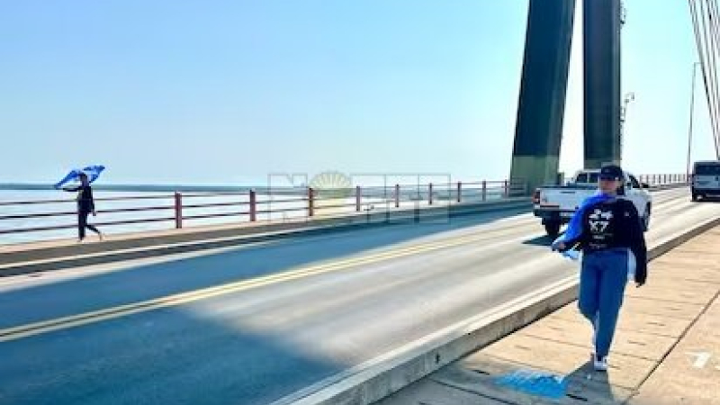 Una mujer fue contenida por "Los Ángeles del Puente" y fuerzas de seguridad
