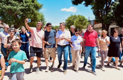 Zdero recorrió las obras de pavimento en Villa Elisa y de la avenida 9 de Julio