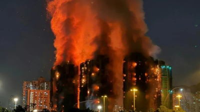 Al menos 13 muertos en incendio en complejo residencial de Hong Kong