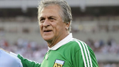 Fillol dio la lección fuera de la cancha: regresó al secundario a los 75 años