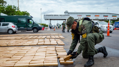 Entre cajones de fruta transportaba más de 1190 kilos de marihuana