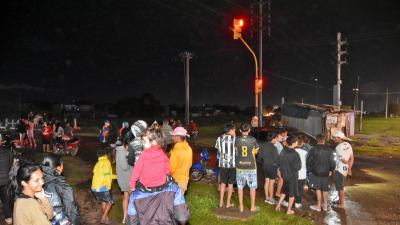 Con más de 20 horas sin luz salieron a protestar a una avenida