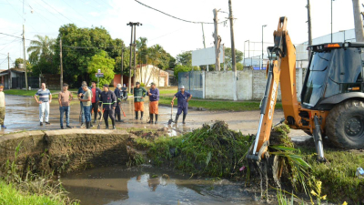 Equipos de Sameep y de otros organismos drenaron zonas anegadas