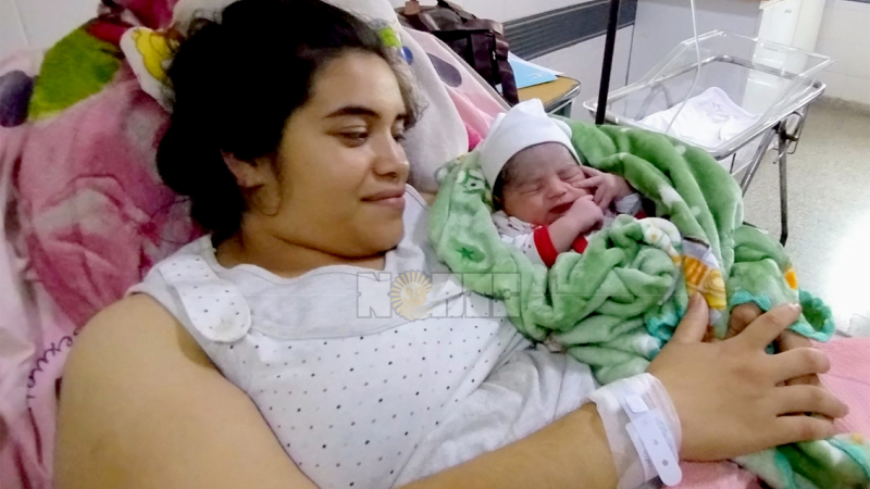 Nehemías, el bebé de Navidad nacido en el Hospital 4 de Junio