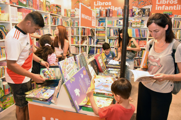 04-10-2025. Feria Iberoamericana del Libro con gran repercusión de público.
