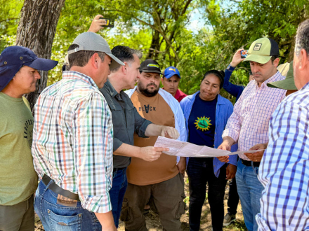 Recorrida-del-Vicegobernador-por-zona-de-ensanche-de-defensas-(2).jpg