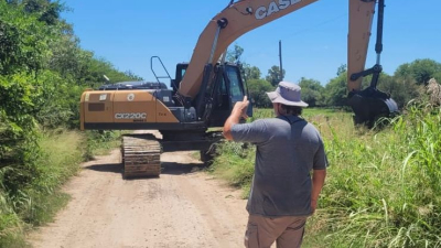 APA y Vialidad Provincial ejecutan tareas de saneamiento en el Canal III del Bajo Hondo Grande