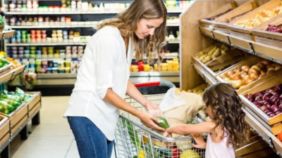 Se necesitan $605.352 para criar a un niño, cubriendo lo básico