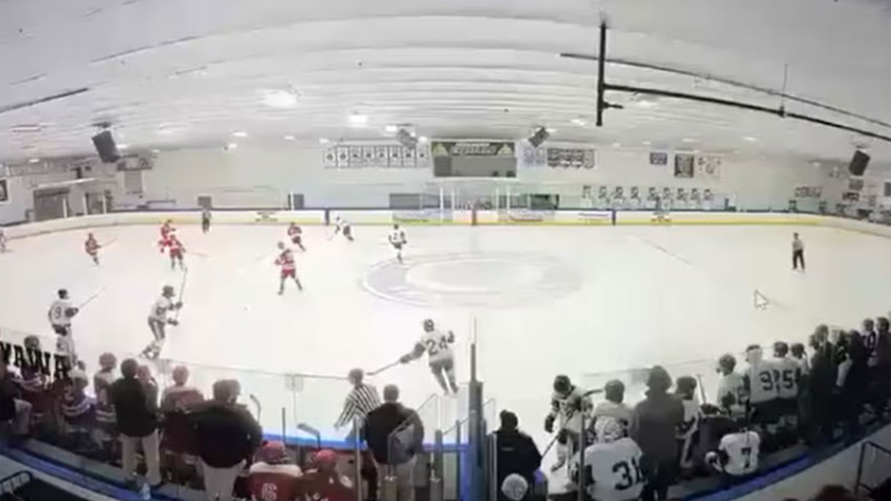 Tiroteo en una pista de hockey de Rhode Island dejó al menos tres muertos