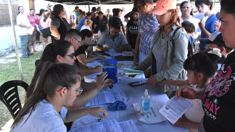 Más de 300 vecinos fueron atendidos durante el operativo de abordaje territorial