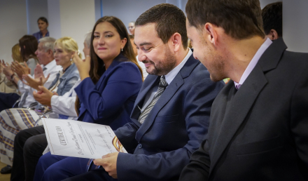 EL Hospital Interdistrital Evita celebró la finalización de residencias en Oftalmología y Nefrología (9).jpg