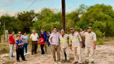Llegó el tendido eléctrico a San Roque 