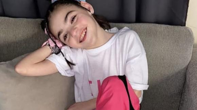 La sonrisa de Guille: en la antesala de sus 15 viaja a ver a su ídola Tini