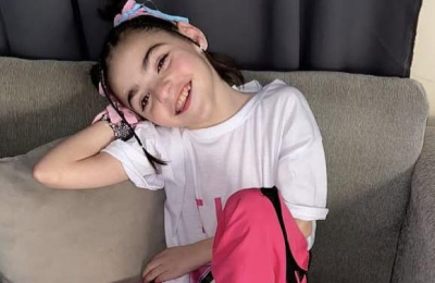 La sonrisa de Guille: en la antesala  de sus 15 viaja a ver a su ídola Tini