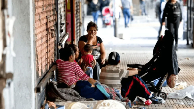 Según el Indec, una familia necesitó más de $600.000 en febrero para criar a un hijo