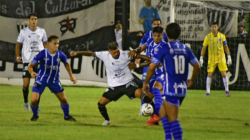 For Ever salvó un punto ante Godoy Cruz