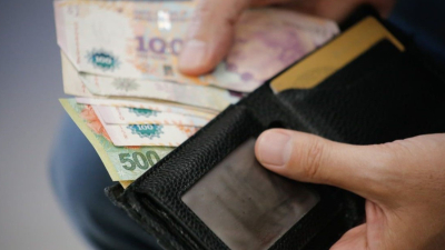 El Gobierno paga sueldos el 31 de marzo y el 1 de abril