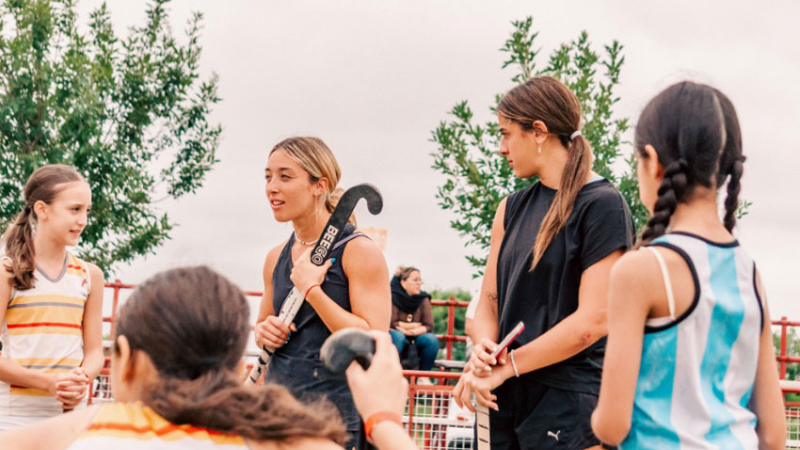 El hockey tuvo capacitación con Las Leonas Lara Casas y Zoe Díaz