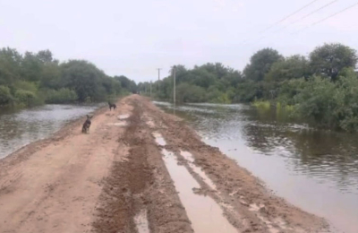Crecida del Bermejito: hay familias evacuadas y se refuerzan trabajos para sostener caminos