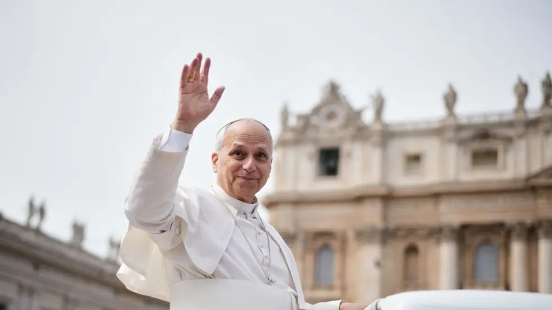 Rezar por la paz mundial, el nuevo pedido del Papa a los sacerdotes