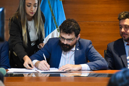 firma convenio electromedicina (6).jpg