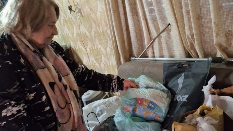 Nueva donación de ropa y útiles de Amigos Solidarios
