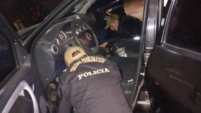 Allanamiento en Miraflores: secuestran cocaína, un arma y detienen a un hombre