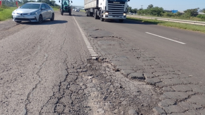 Las obras de bacheo de la autovía de ruta 16 están cada vez más cerca
