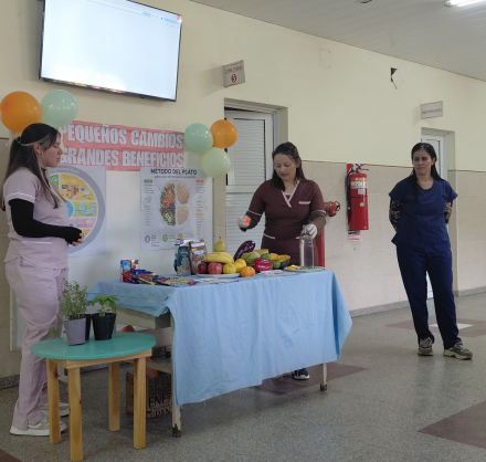 Charla nutrición y alimentación saludable Cs María Luisa Espinoza