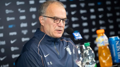Bielsa asumió la culpa en su despedida, tras caótica eliminación de Uruguay