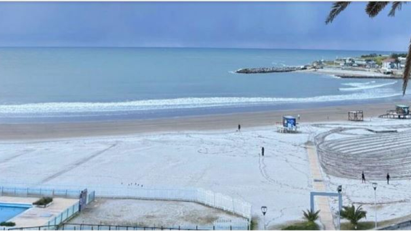 El frío polar hizo nevar en Mar del Plata después de 35 años