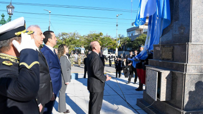 El gobernador Insfrán encabezó el acto por el Día la Independencia