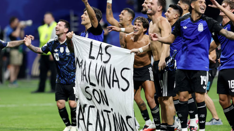 The Guardian pidió que el Reino Unido reabra negociaciones con Argentina por las Malvinas