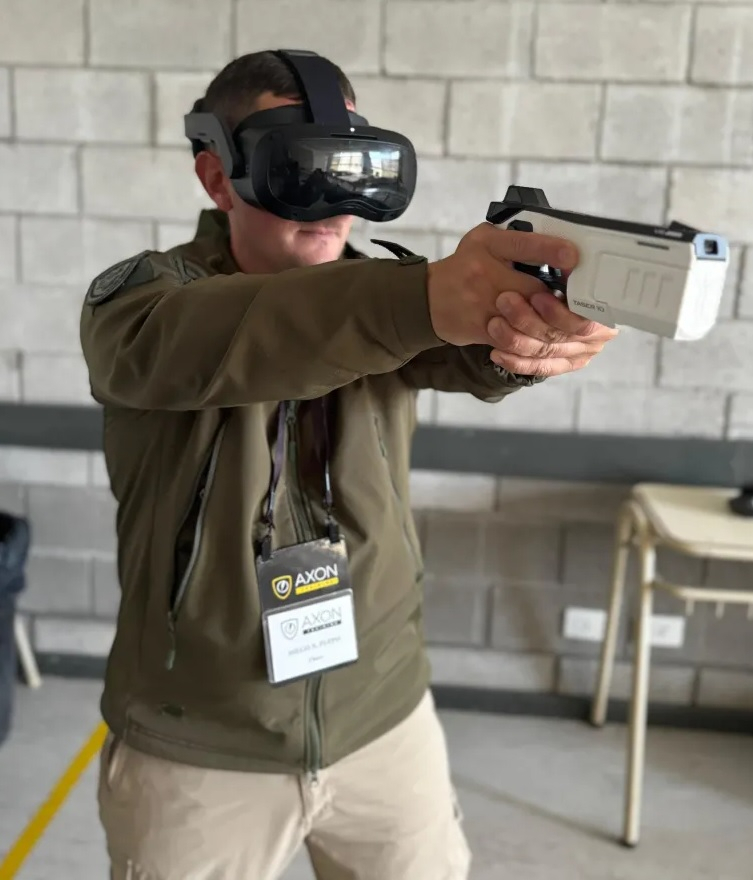 pistola Taser