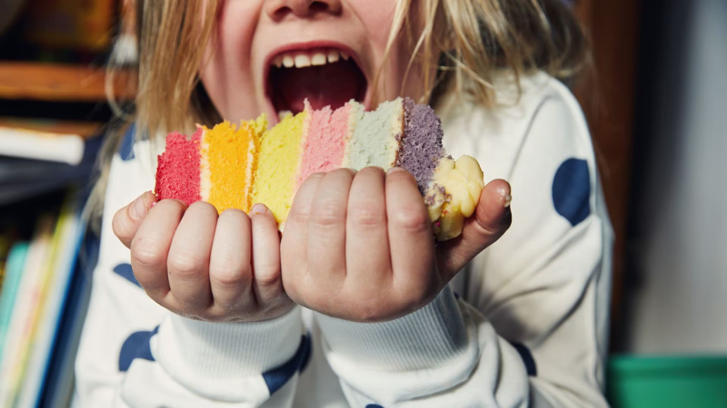 Consumir alimentos ultraprocesados altera el desarrollo cerebral en niños
