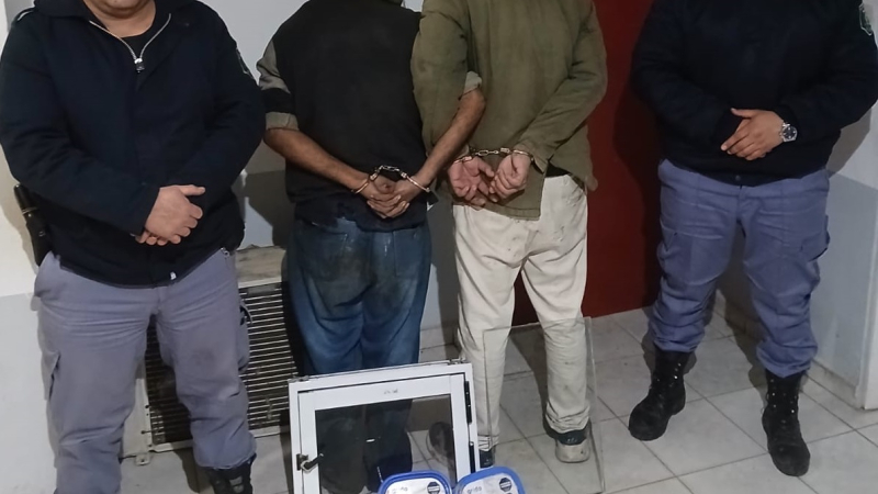 Los atraparon llevándose dos baldes de helado